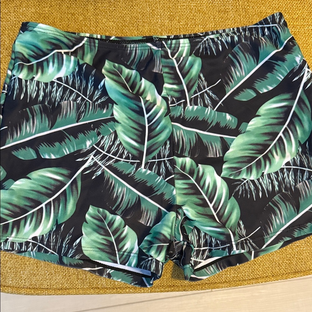 Tropical Leaf Print Women’s Tankini - Picture 2 of 7